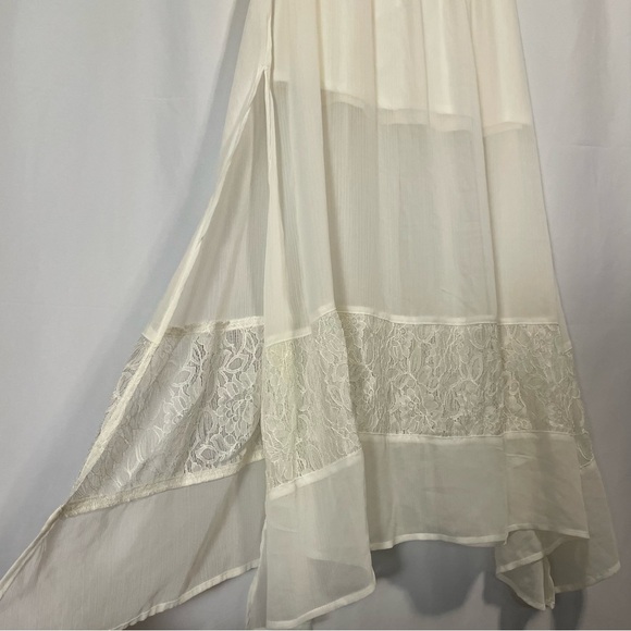 Hollister Lace Skirt - Picture 2 of 9